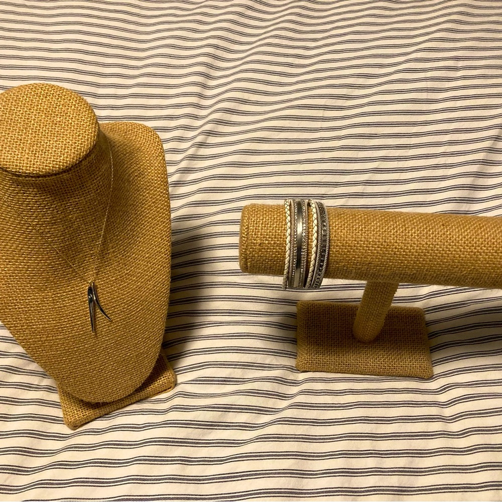 3/$30!! Jewellery holders x2 - bracelet and necklace